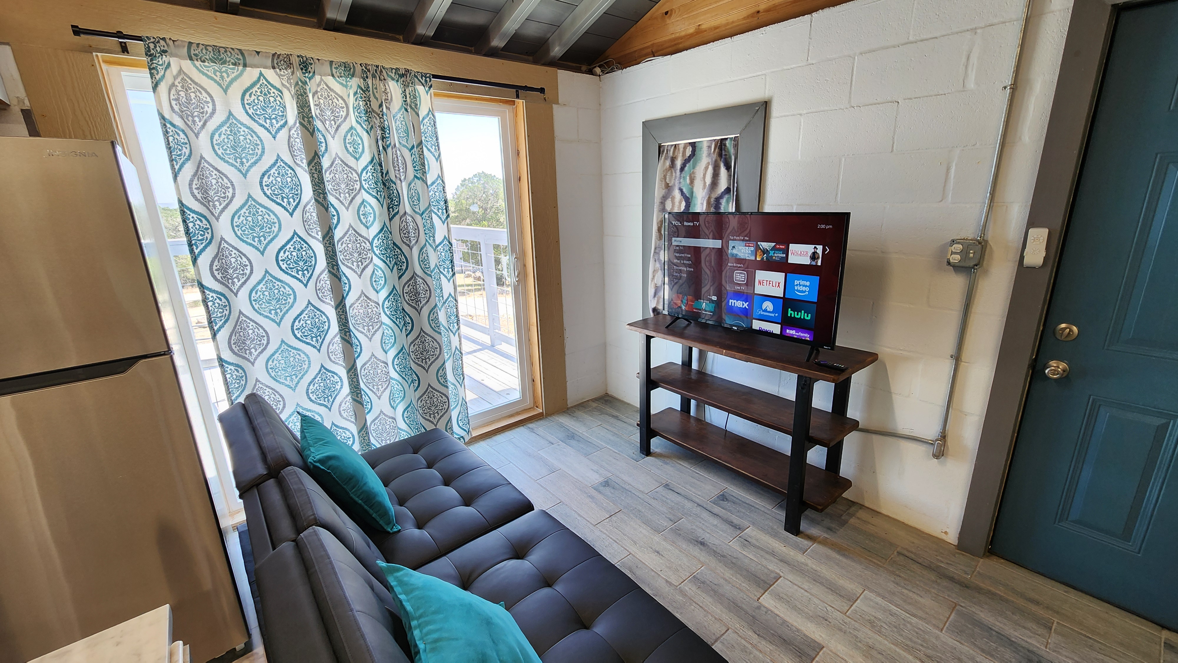 Dual-deck cottage at Medina Highlands Park