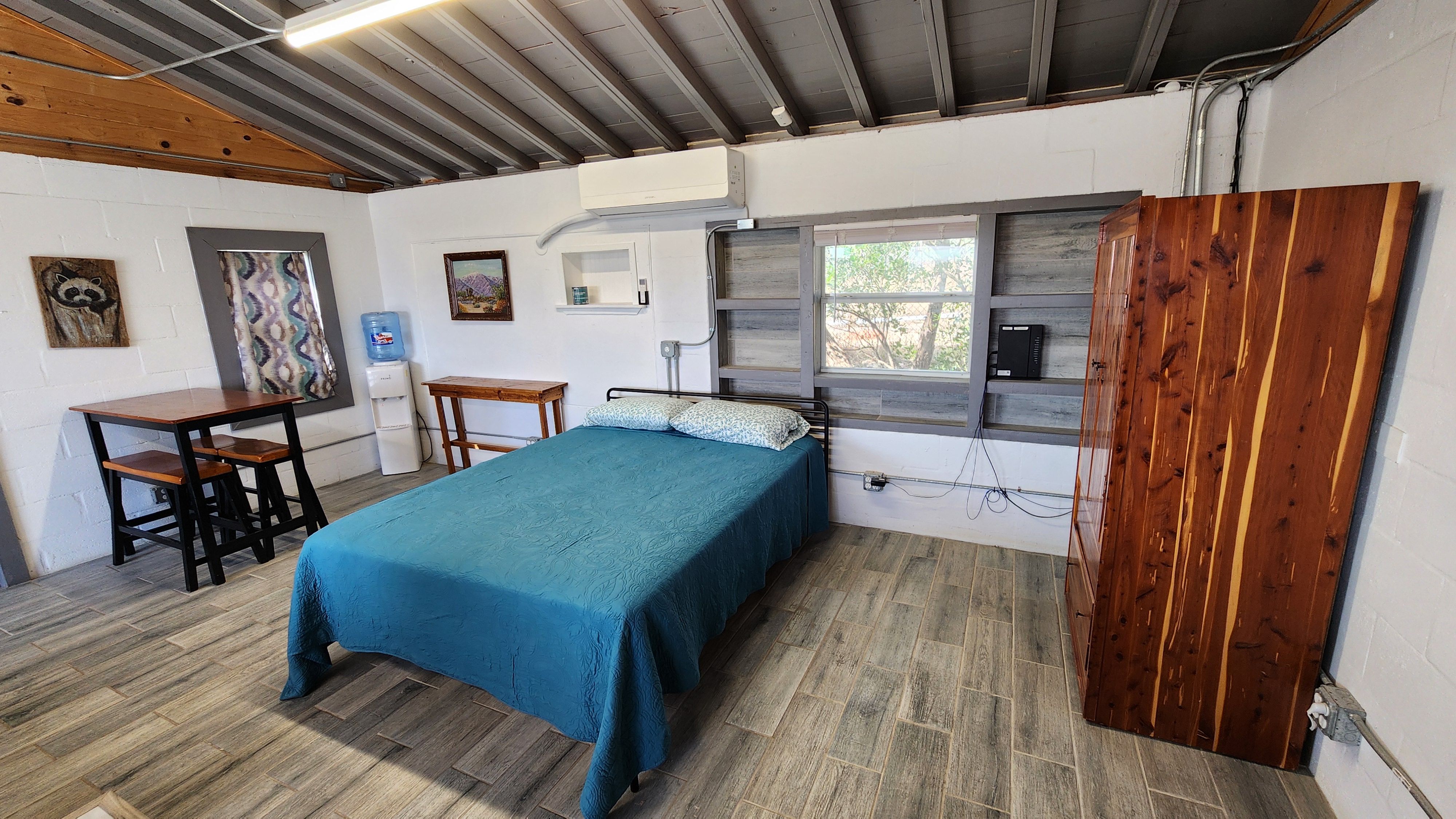 Dual-deck cottage at Medina Highlands Park